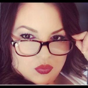 Meet your Posher, Becky